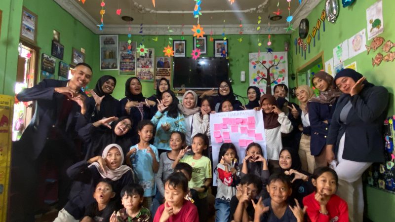 Bersama Yayasan Bagea BEM FISIP Unla Laksanakan Program Mengajar Anak Jalanan