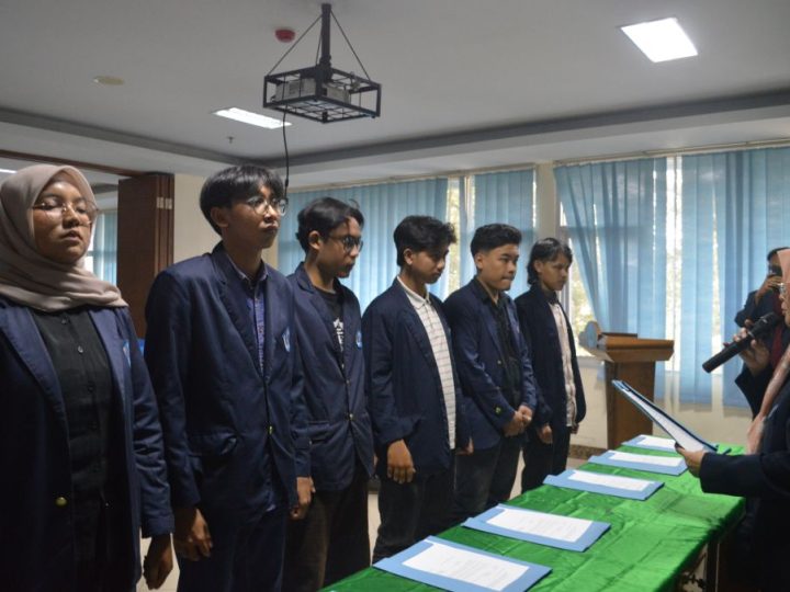 Enam Ketua Ormawa FISIP Dilantik, Tandatangani Pakta Integritas