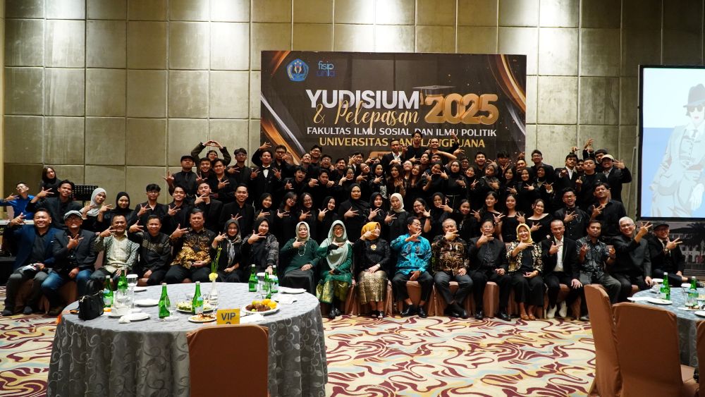 Klik! Yudisium FISIP Unla November 2025!